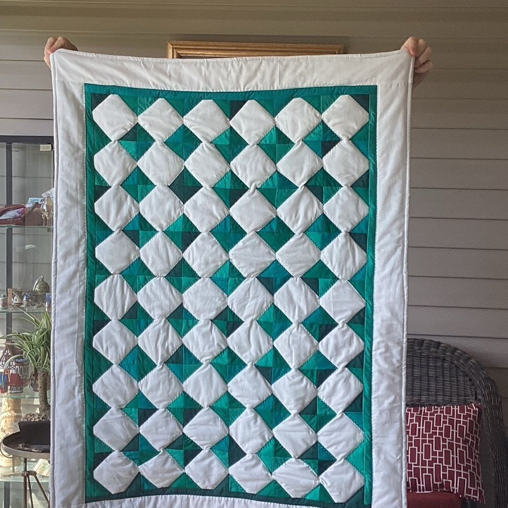 NWT Hand Crafted Colors of Green Quilt - Picture 2 of 12